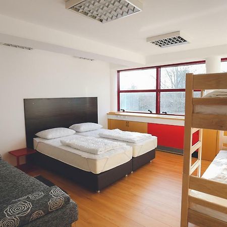 Čakovec Hostel Omnibus מראה חיצוני תמונה