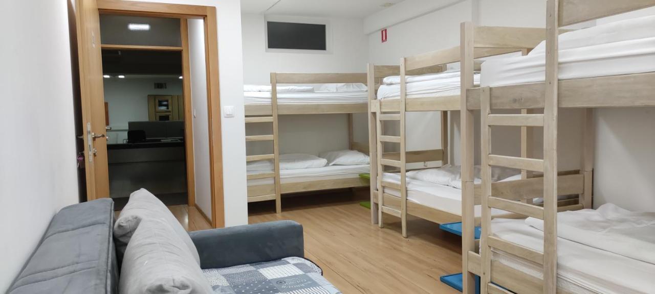 Čakovec Hostel Omnibus מראה חיצוני תמונה