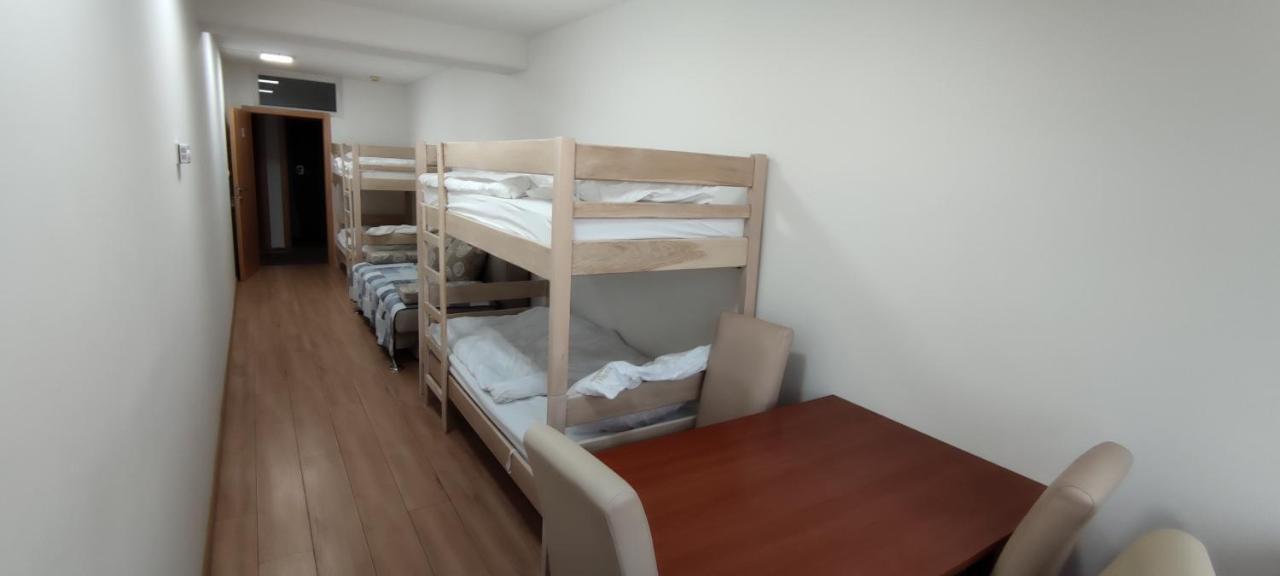 Čakovec Hostel Omnibus מראה חיצוני תמונה