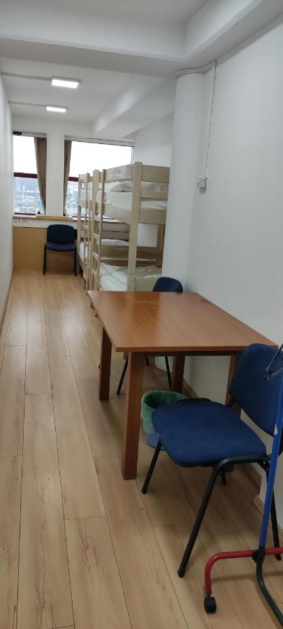 Čakovec Hostel Omnibus מראה חיצוני תמונה