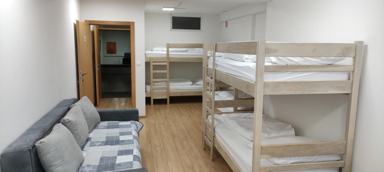 Čakovec Hostel Omnibus מראה חיצוני תמונה