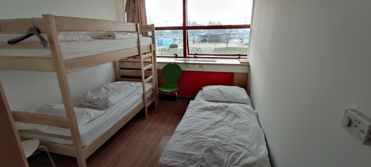 Čakovec Hostel Omnibus מראה חיצוני תמונה