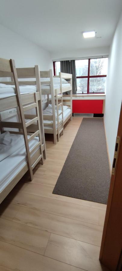 Čakovec Hostel Omnibus מראה חיצוני תמונה