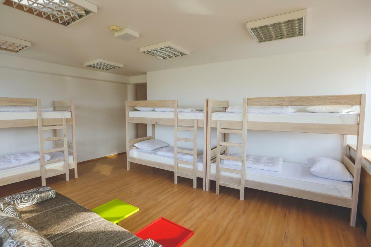 Čakovec Hostel Omnibus מראה חיצוני תמונה