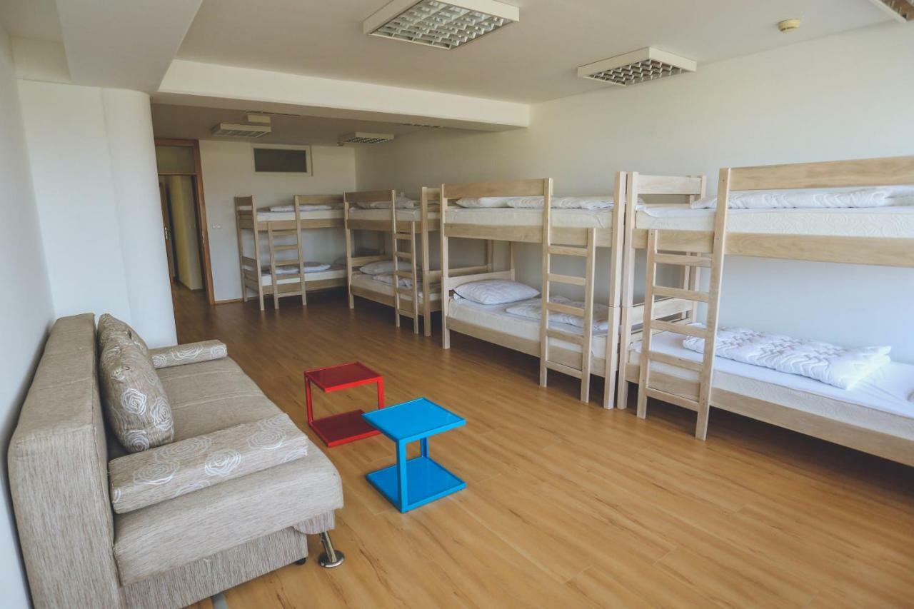 Čakovec Hostel Omnibus מראה חיצוני תמונה