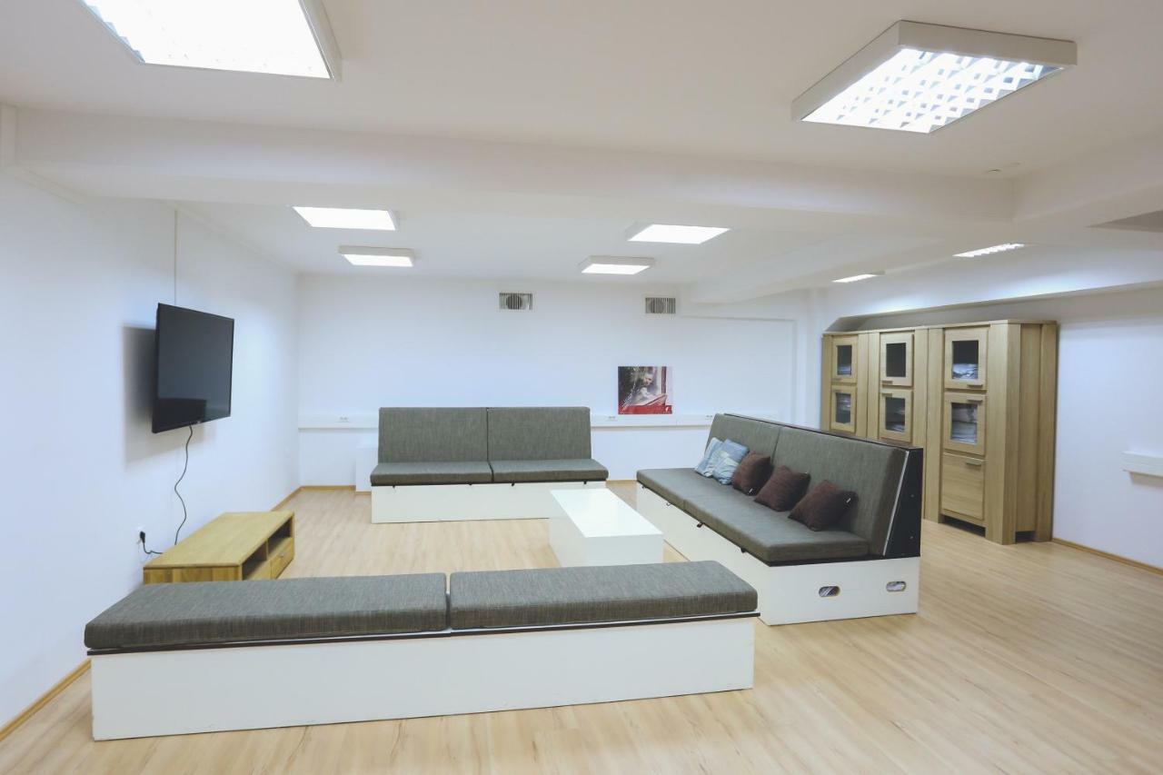 Čakovec Hostel Omnibus מראה חיצוני תמונה