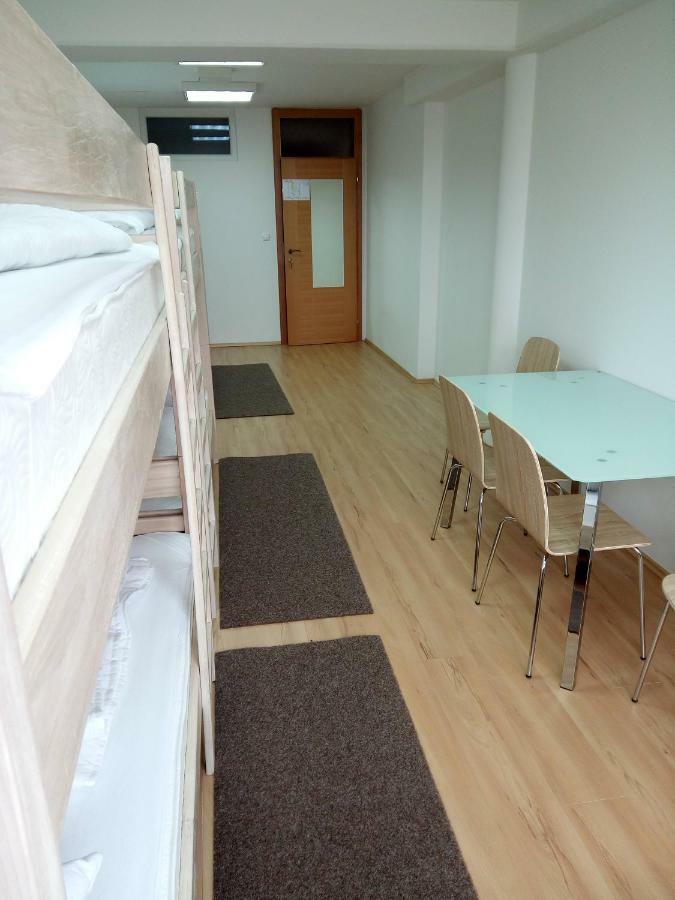 Čakovec Hostel Omnibus מראה חיצוני תמונה