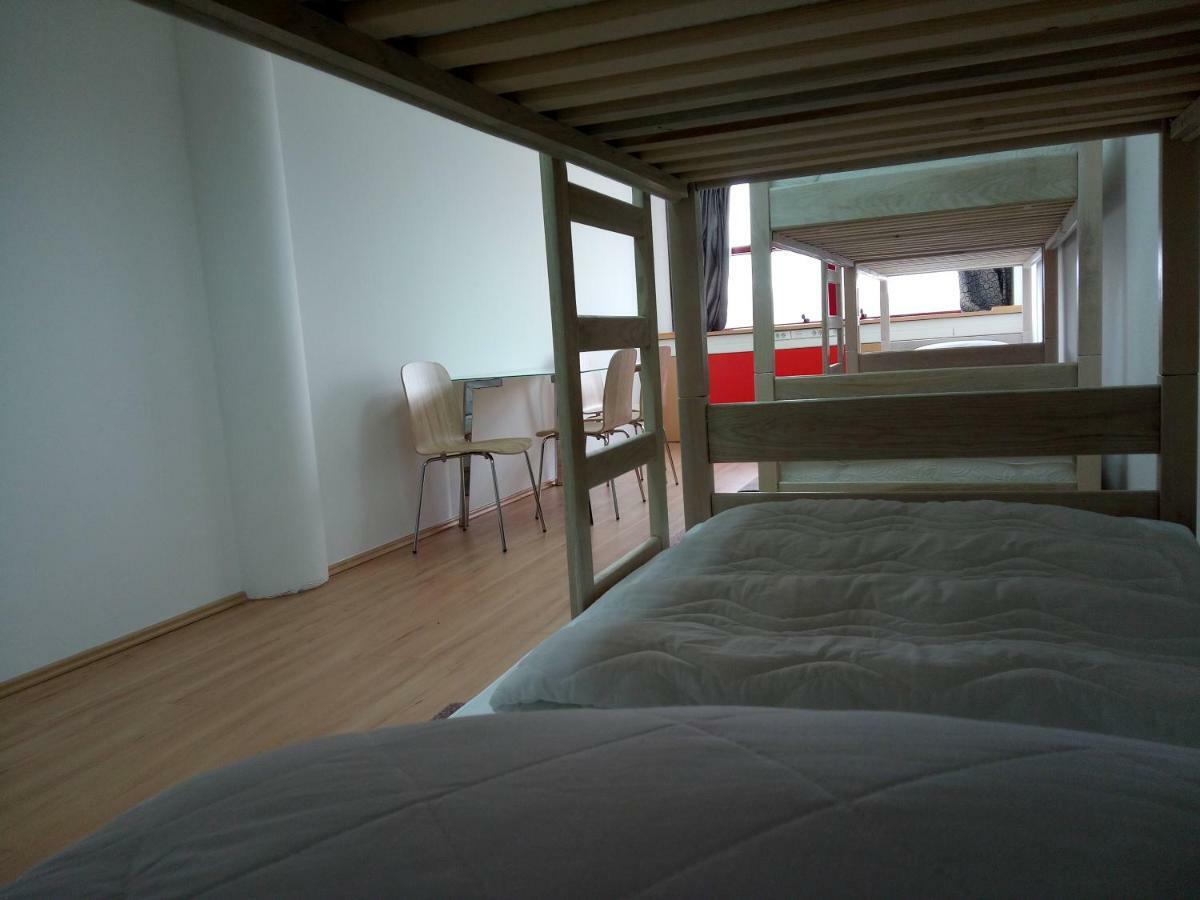Čakovec Hostel Omnibus מראה חיצוני תמונה