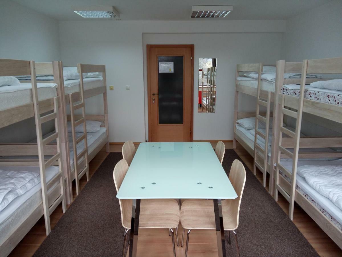 Čakovec Hostel Omnibus מראה חיצוני תמונה