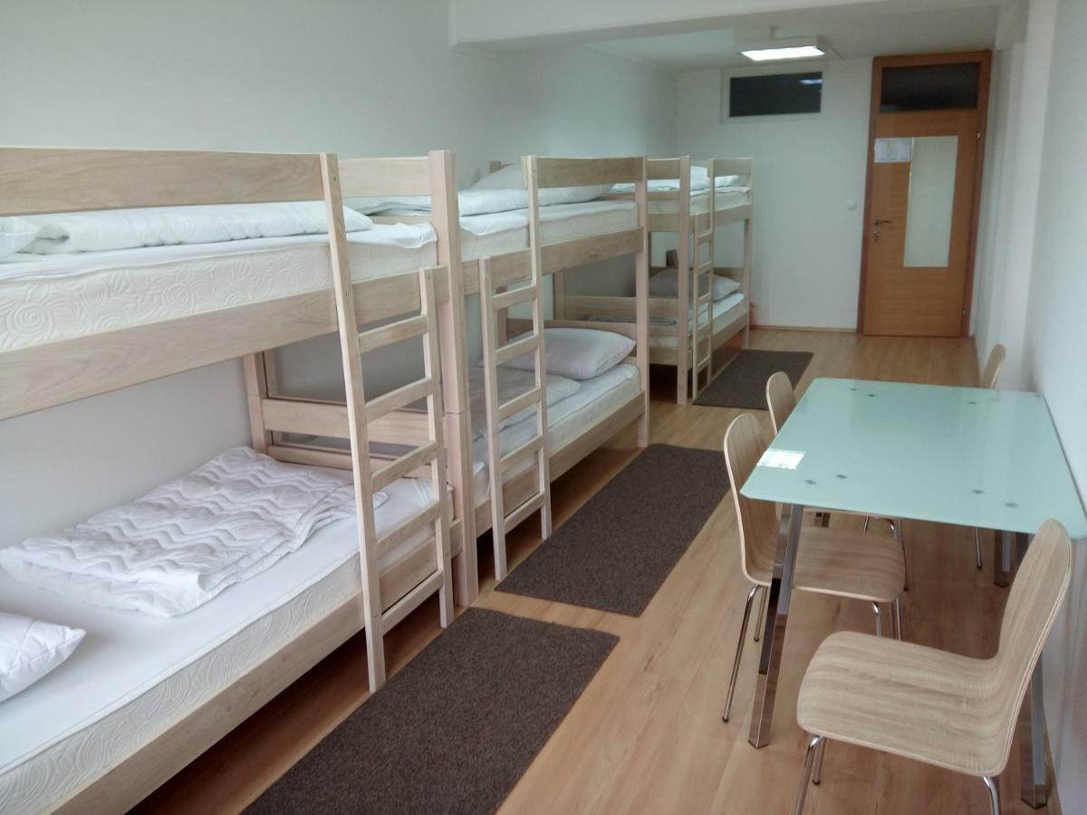 Čakovec Hostel Omnibus מראה חיצוני תמונה
